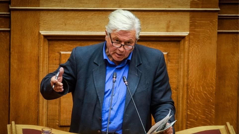 Εγκεφαλικά ο Καμμένος: Ο Παπαχριστόπουλος στηρίζει Πρέσπες και ασπάζεται Κουντουρά